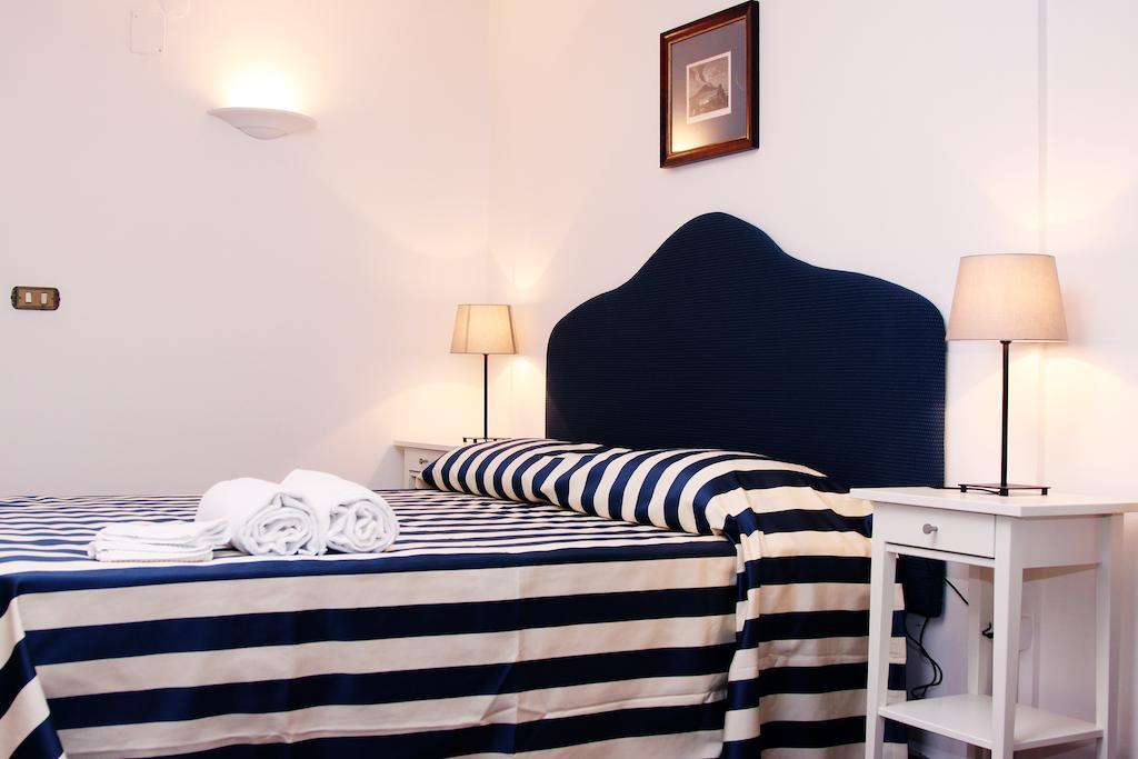 ナポリ パラッツォ マニョカヴァッロ B ＆ B Bed & Breakfast 部屋 写真