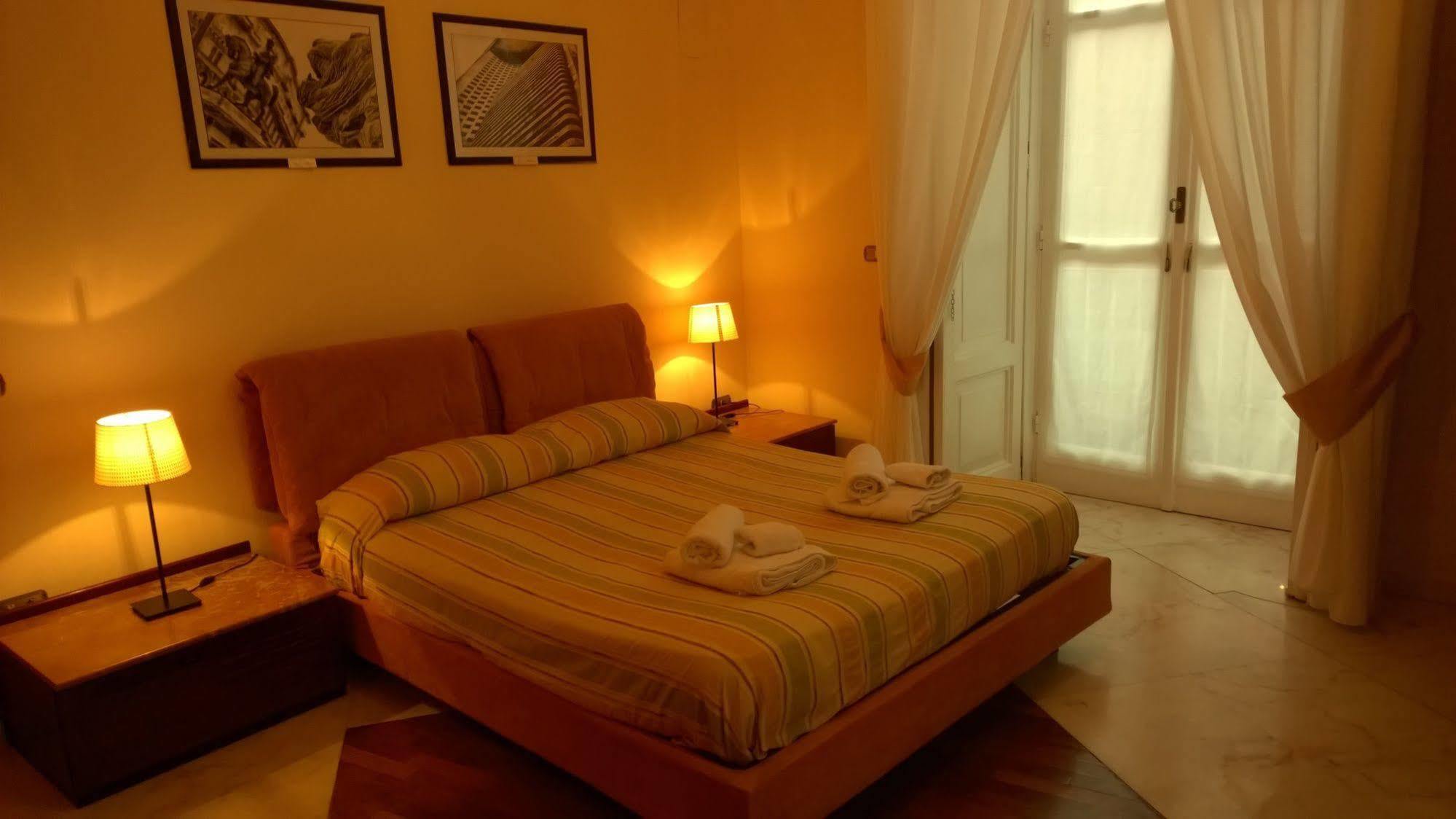 ナポリ パラッツォ マニョカヴァッロ B ＆ B Bed & Breakfast エクステリア 写真
